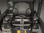 Minibagger-18-Tonnen-R18-9-Wienaeber-Baumaschinen-Hyundai-R18-9_cabin inside.jpg