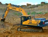 Kettenbagger-HX300L-Hyundai-Wienaeber-Kettenbagger-Hyundai-Wienaeber-Baumaschinen-HX300-L-DSC_4852.jpg