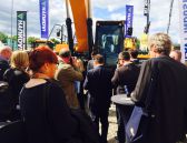 Wienaeber-Baumaschine-Hyundai-Messe-NordBau-Dr-Annette-Heuer-Pressekonferenz-.jpg