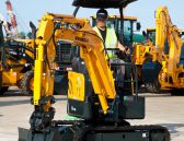 Minibagger-R17Z-9A-Hyundai-Wienaeber-Baumaschinen-LR_R17Z-9A (9).jpg
