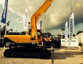 1-Kettenbagger-220LC-9A-Hyundai-Wienäber-Baumaschinen.jpg