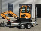 Minibagger-R16-9-Hyundai-Wienaeber-Baumaschinen-R16-9-Minibagger-mit-Anhaenger-Wienaeber-Baumaschinen-Hyundai-Hamburg.jpg