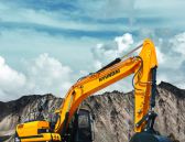 Kettenbagger-HX180L-Hyundai-Wienaeber-BaumaschinenLR_HX180L_front left view.jpg