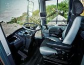 Radlader-HL940-Wienaeber-Baumaschinen-Hyundai-LR_HL940_cabin interior.jpg